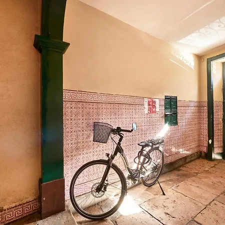 Renovated Charming Apartment, By Timecooler * Lissabon