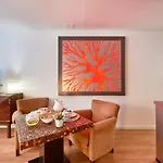 Renovated Charming Apartment, By Timecooler Apartmán *