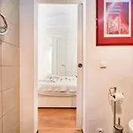 Renovated Charming Apartment, By Timecooler * Lisbona