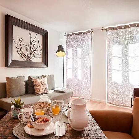 Appartement Renovated Charming Apartment, By Timecooler *